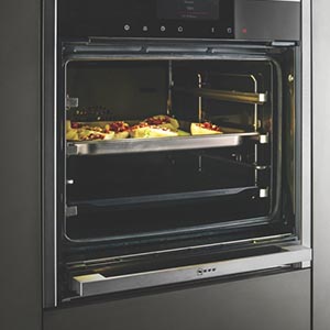 Neff Backofen Slide Hide 300px.